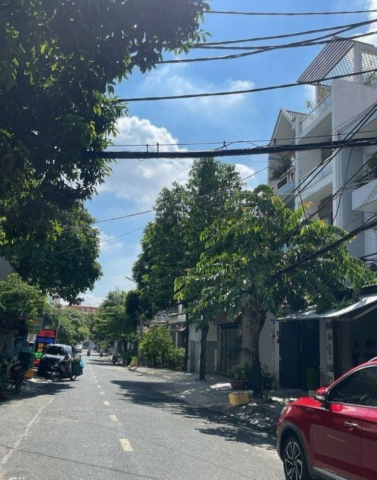 BÁN BIỆT THỰ ĐẲNG CẤP – 5 TẦNG – HỒ BƠI – THANG MÁY – GẦN CITYLAND PHAN VĂN TRỊ,  37,9 TỶ TL